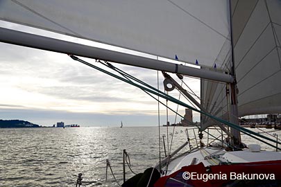 Sailing in Lisbon ©Eugenia Bakunova MainSail.Ru